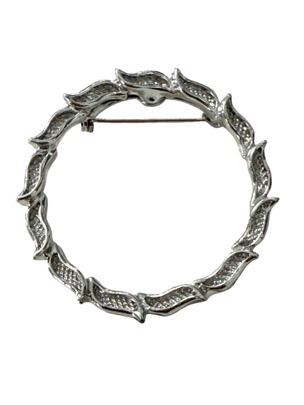 Vintage Gerry's Silver Tone Textured Leaf Wreath Brooch 1.5"